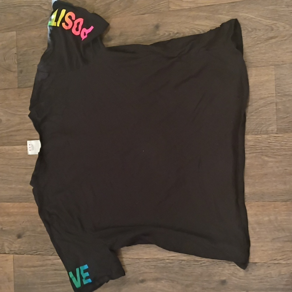 Women's Black Graphic Tee - Focus on the Good - Picture 8 of 9